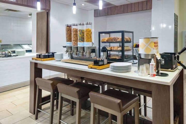 Breakfast area